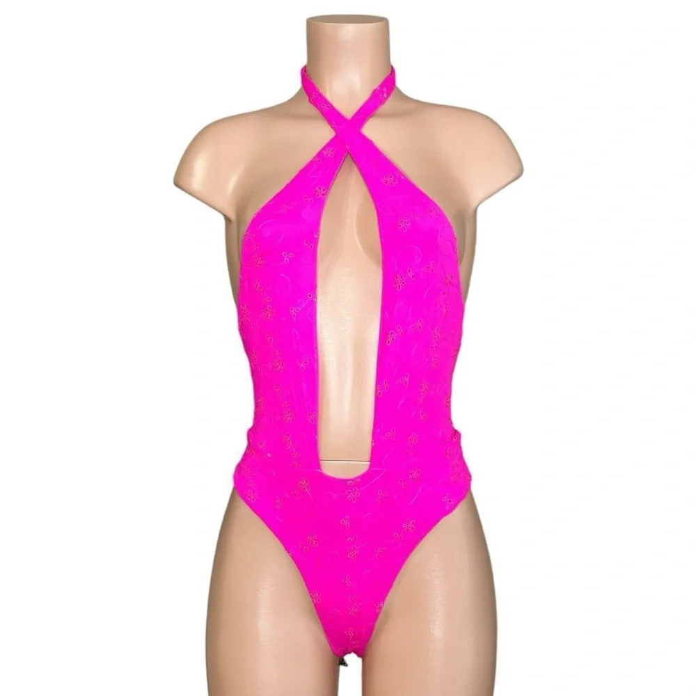 FRANKIES BIKINIS Roma Eyelet One Piece Swim, Magenta, XS